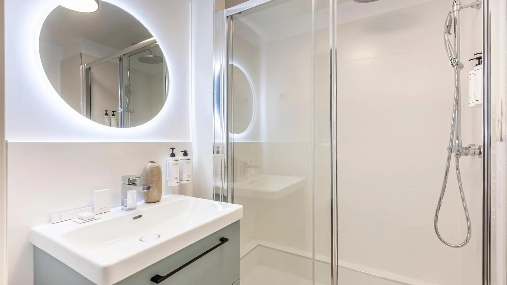 Le Bastille By Sweett Paris Hotel